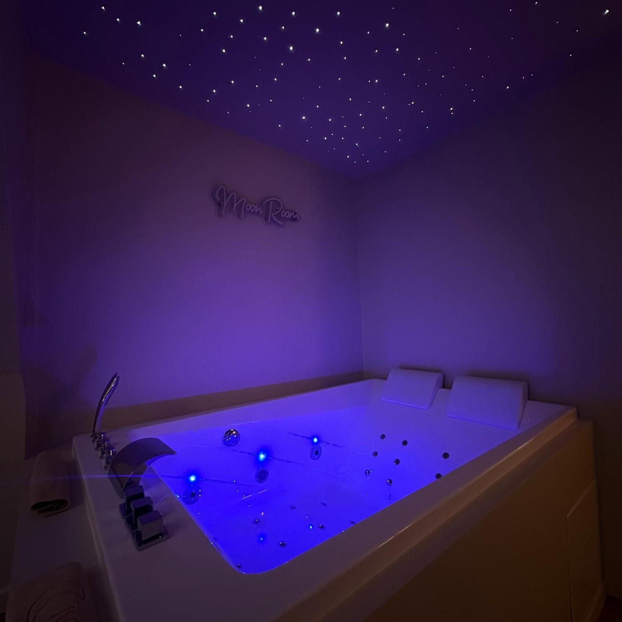 Moon Room, Nuit Insolite - Ollioules Toulon Var 외부 사진