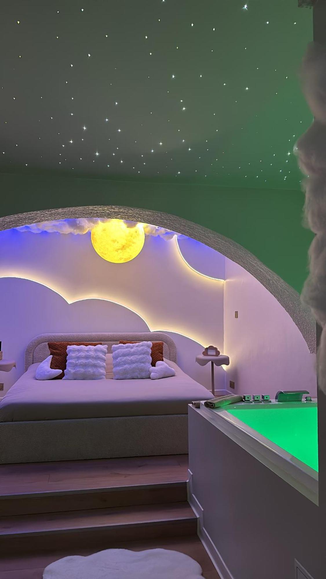 Moon Room, Nuit Insolite - Ollioules Toulon Var 외부 사진