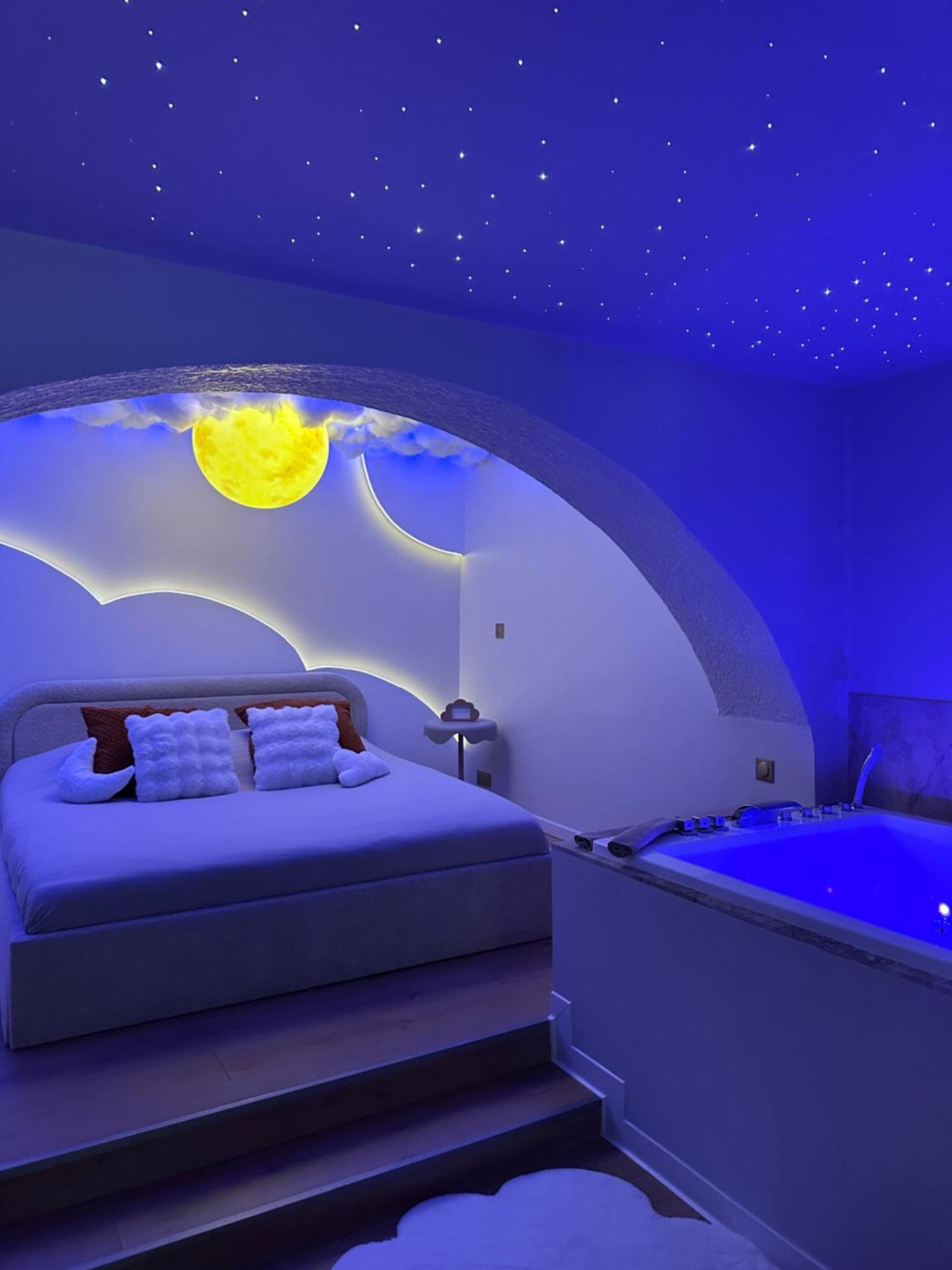 Moon Room, Nuit Insolite - Ollioules Toulon Var 외부 사진